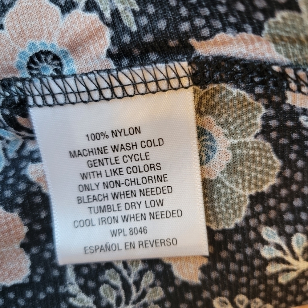 STYLE & CO long sleeved button down shirt. Long lenth Size is Medium. - Picture 7 of 7